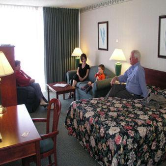 Red Lion & Olympia, Governor 4*